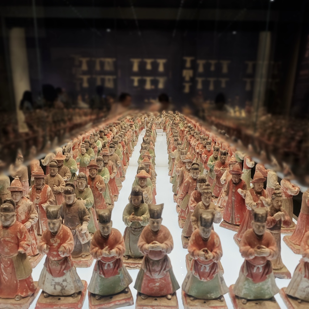 “显眼包”邀你坐高铁!网友:老祖宗的幽默好超前 “显眼包”邀你坐高铁!网友:老祖宗的幽默好超前