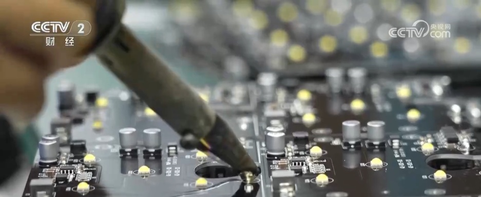 中国外贸企业订单“暴涨” 美国客商直奔中国工厂“催单”“增单”