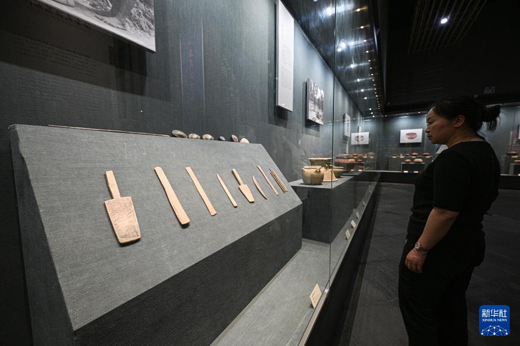 织锦成衣 竹木为乐——博物馆里的海南黎族文化 织锦成衣 竹木为乐——博物馆里的海南黎族文化