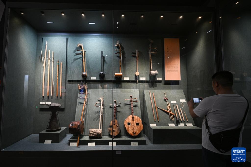 织锦成衣 竹木为乐——博物馆里的海南黎族文化 织锦成衣 竹木为乐——博物馆里的海南黎族文化