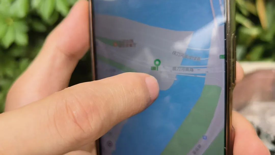 “人差点没了,已报警!”男子骑行中遭风筝线勒喉,如何维权?律师提醒 “人差点没了,已报警!”男子骑行中遭风筝线勒喉,如何维权?律师提醒