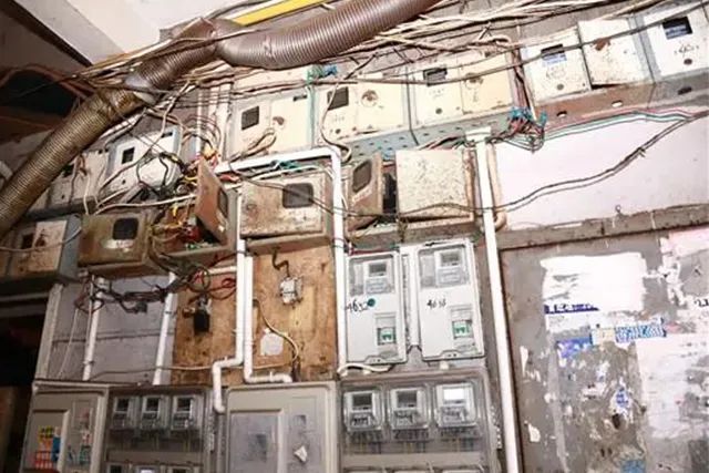 为什么配电箱里不能放杂物? 为什么配电箱里不能放杂物?