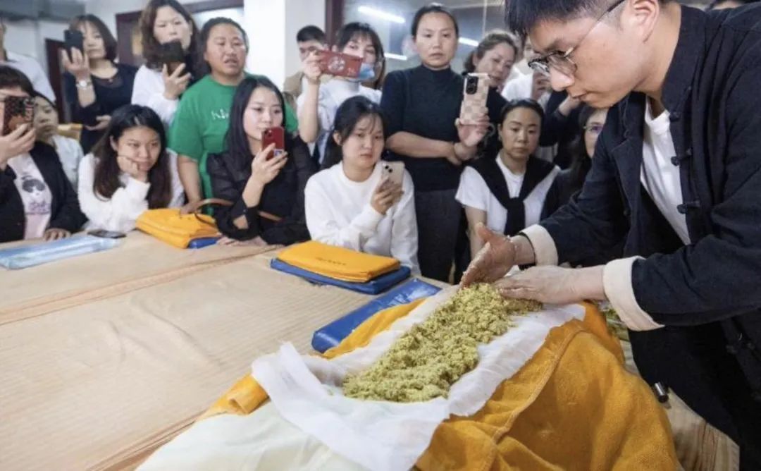 “妈妈不必二选一”！2300个岗位背后的暖心设计