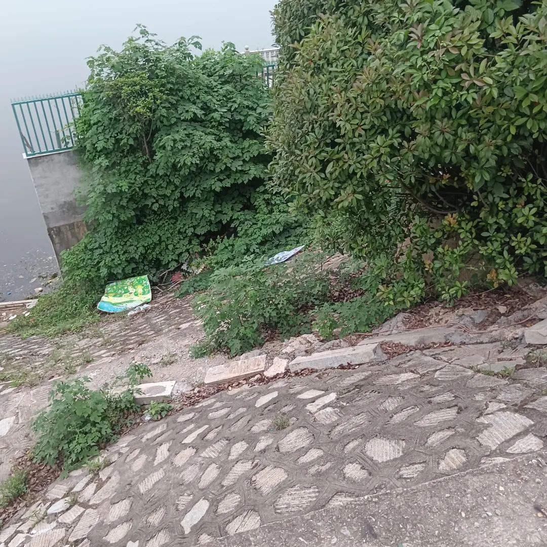 “人差点没了,已报警!”男子骑行中遭风筝线勒喉,如何维权?律师提醒 “人差点没了,已报警!”男子骑行中遭风筝线勒喉,如何维权?律师提醒