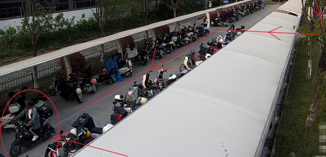 男子每次戴头盔偷盗,海宁警方:掩耳盗铃... 男子每次戴头盔偷盗,海宁警方:掩耳盗铃...