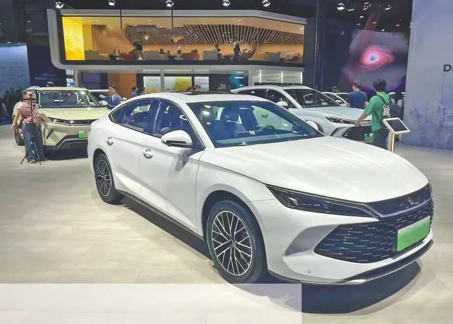 前4月汽车产销量首超千万!交叉型乘用车异军突起 前4月汽车产销量首超千万!交叉型乘用车异军突起