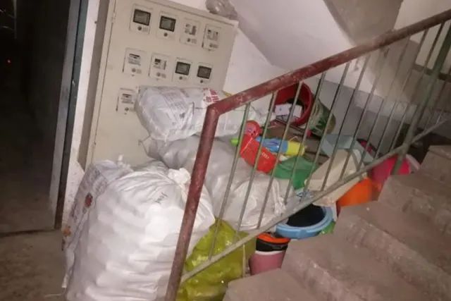 为什么配电箱里不能放杂物? 为什么配电箱里不能放杂物?