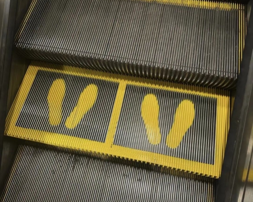 很多人坐地铁有这个习惯，已被叫停多年！这样做真的不是“高素质”