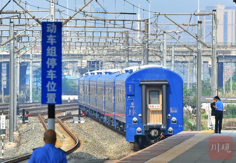 5.59万元一张火车票，10月底前已售罄！“熊猫专列”大火