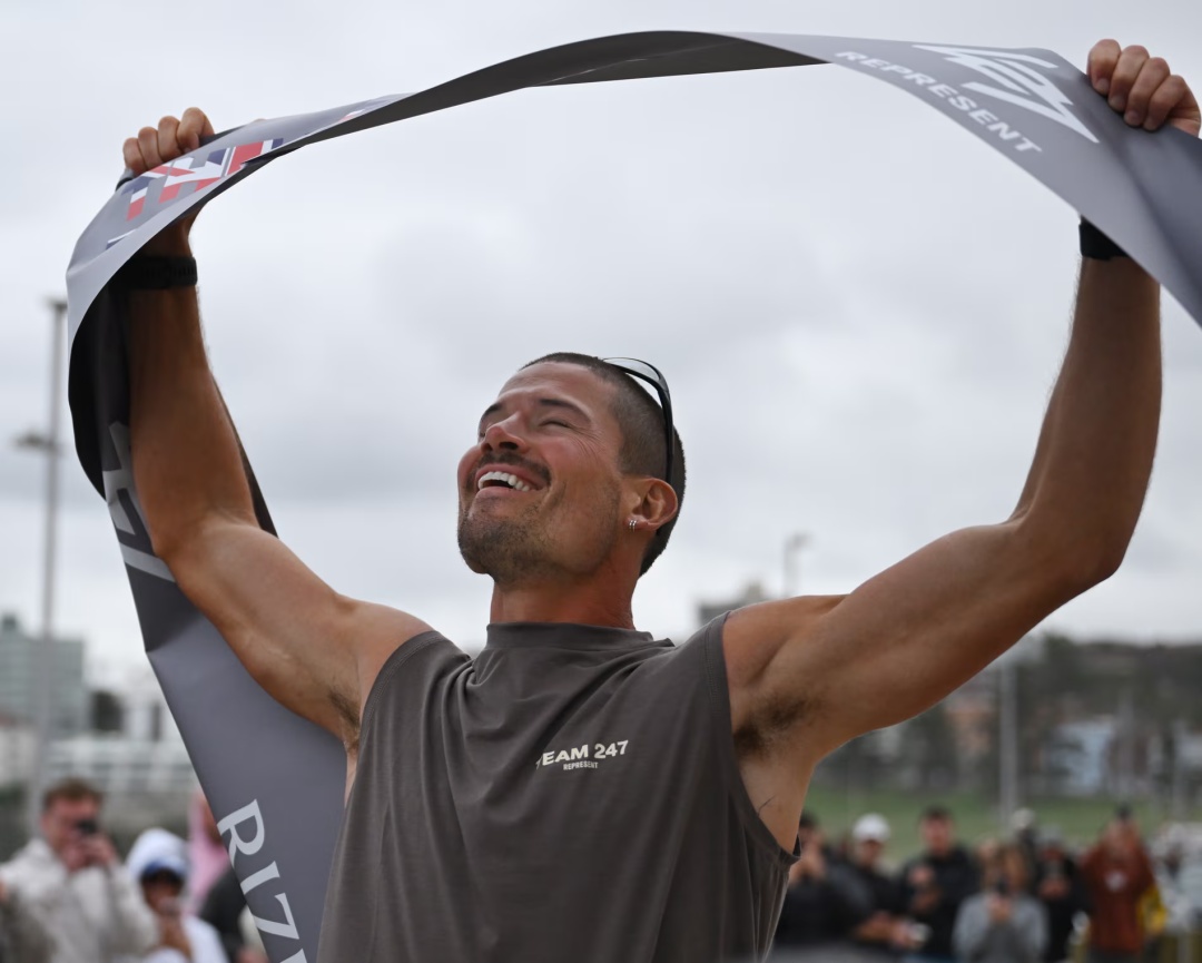 英国男子35天长跑穿越澳大利亚洲,打破世界纪录 英国男子35天长跑穿越澳大利亚洲,打破世界纪录