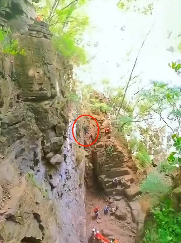 山西一网红徒步野游线路“巨蟒之吻”发生驴友坠崖？知情人称无大碍，当地宣布封路