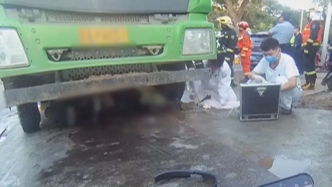 细节令人心碎!2人殒命车轮只因进入了这个区域…… 细节令人心碎!2人殒命车轮只因进入了这个区域……