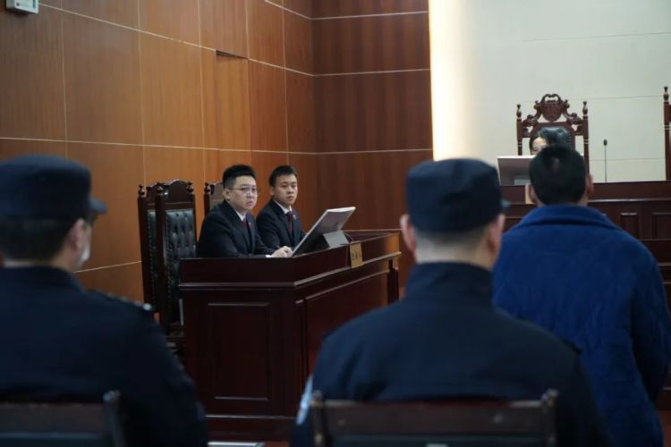 乘客打不到车、司机抢不到单，谁在操控网约车订单？