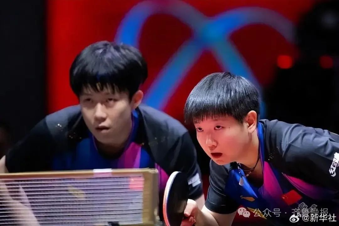 热搜爆了！王楚钦赛前更换球拍，胶皮疑被掰开！本人和国际乒联最新回应