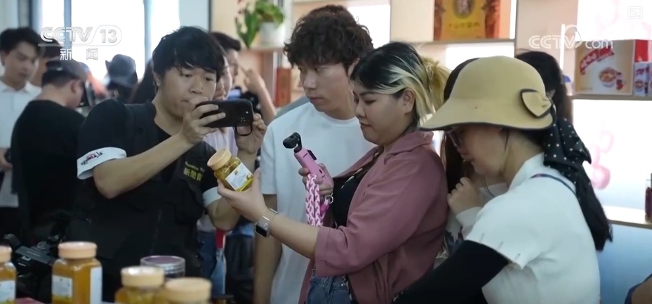 从“夏日限定”变身“全年常驻” 甜蜜经济激活更多文旅消费新场景