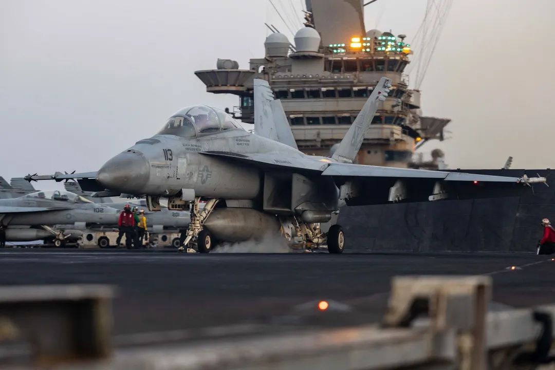 连损三架军机，美航母走了