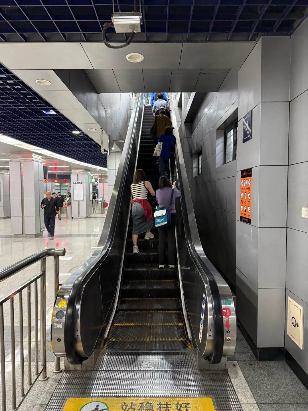 这种行为不提倡！北京地铁这个变化，你知道了吗？