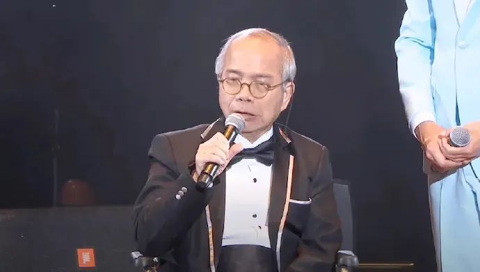 他的歌，还是你的一生所爱吗？