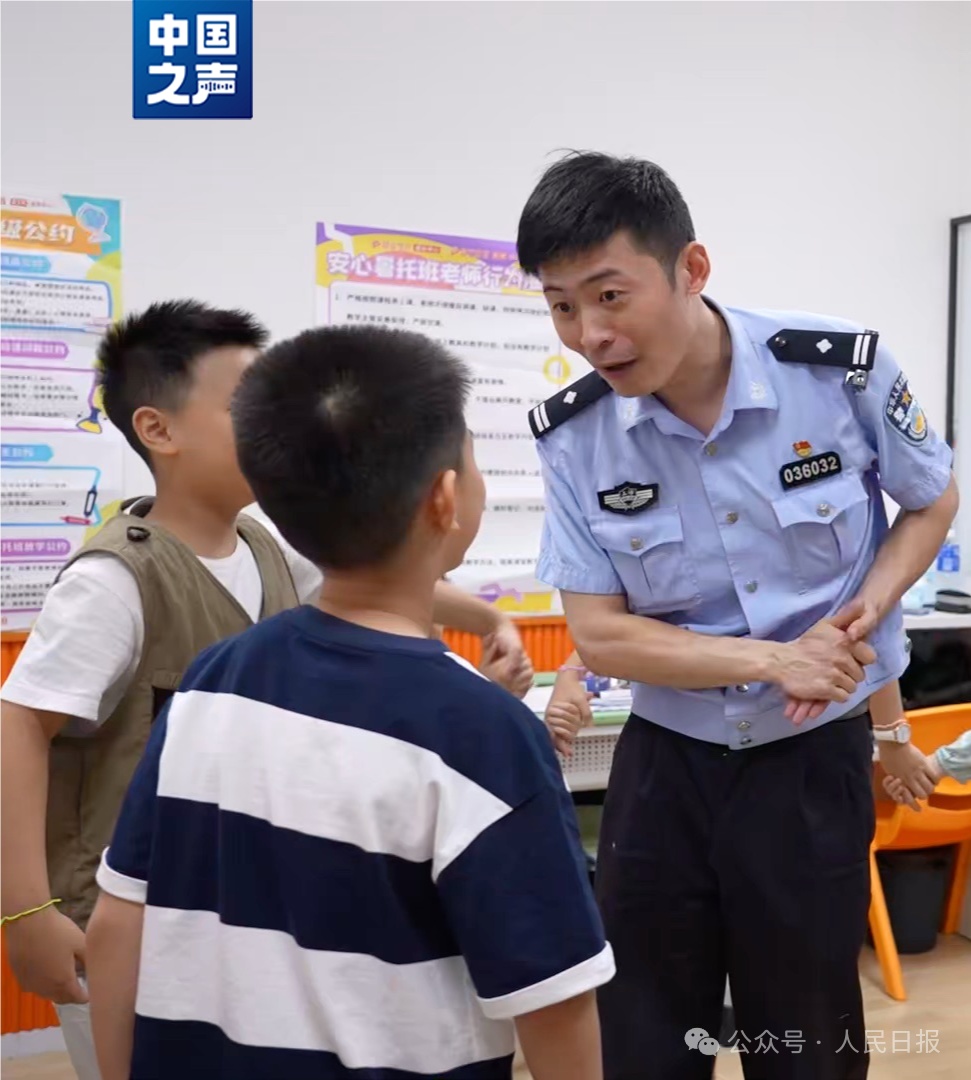 “请开门，我是警察，我打游戏全国16强！”