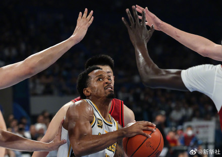 广厦队首夺CBA总冠军