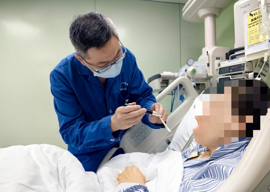 千万别误当感冒!医生:这种喉咙痛,十几分钟就可能要命…… 千万别误当感冒!医生:这种喉咙痛,十几分钟就可能要命……