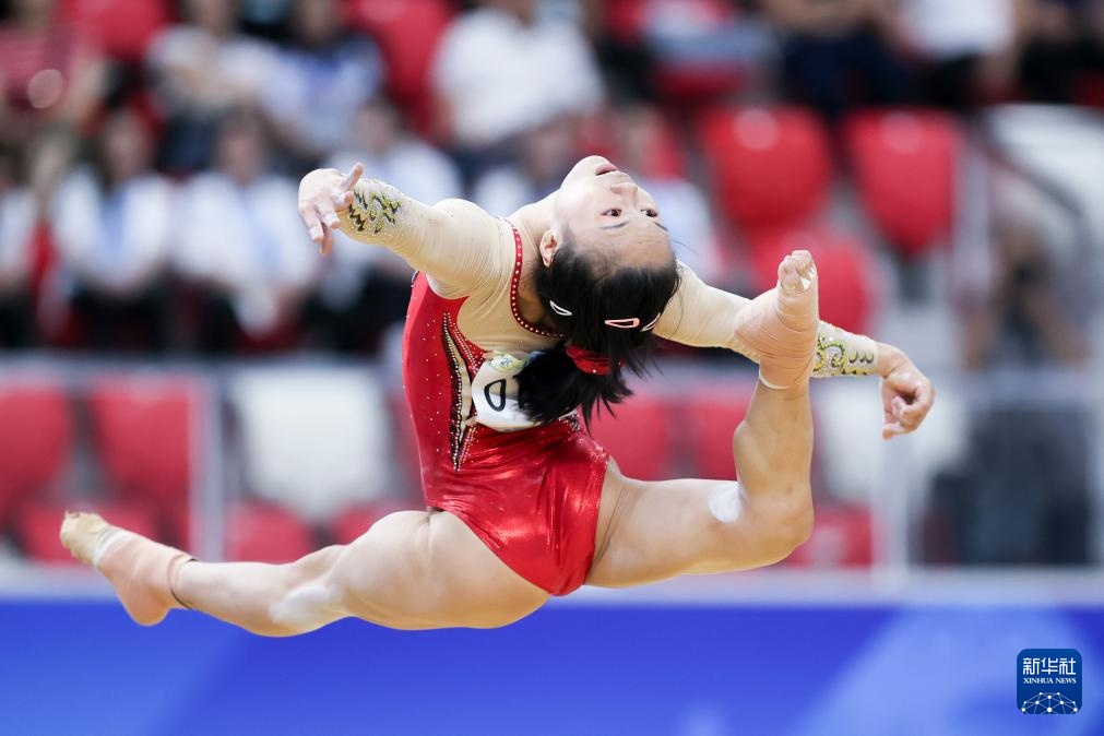 全国体操锦标赛：张清颖夺得女子个人全能冠军