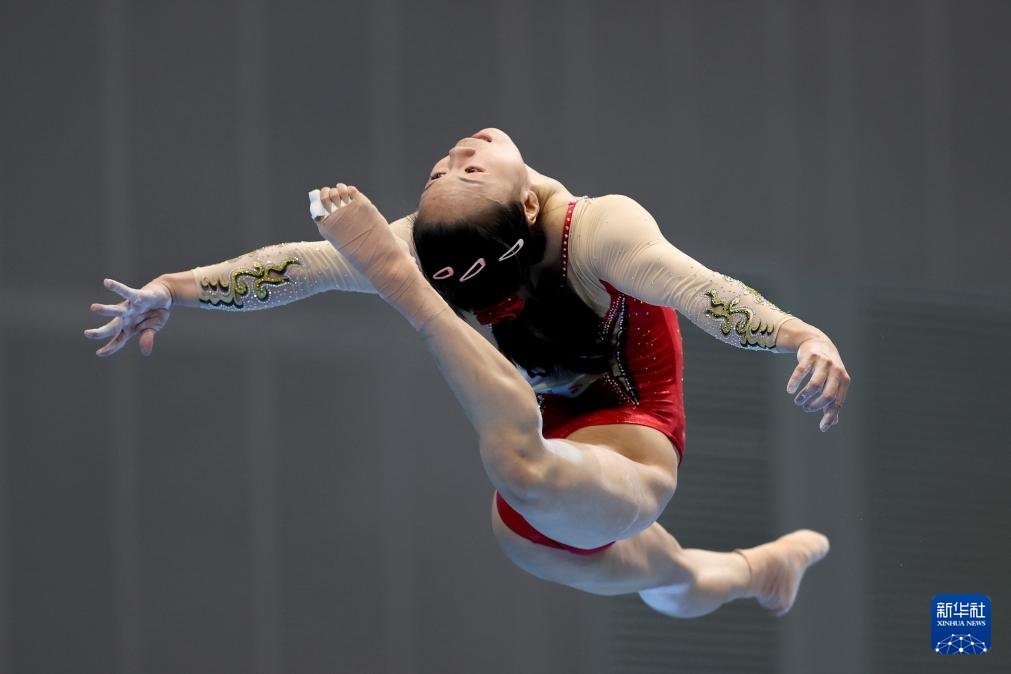 全国体操锦标赛：张清颖夺得女子个人全能冠军