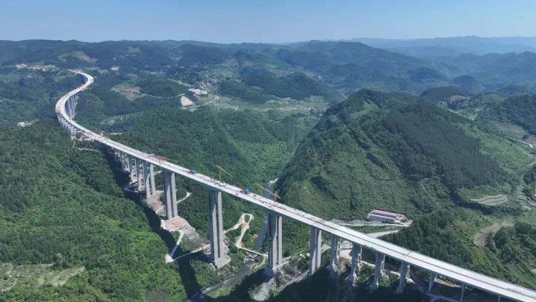 3小时缩短至1.5小时!贵州这条高速将于年底建成 3小时缩短至1.5小时!贵州这条高速将于年底建成