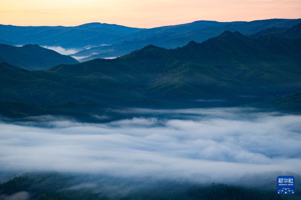 攀登金祖峰 赏日出云海