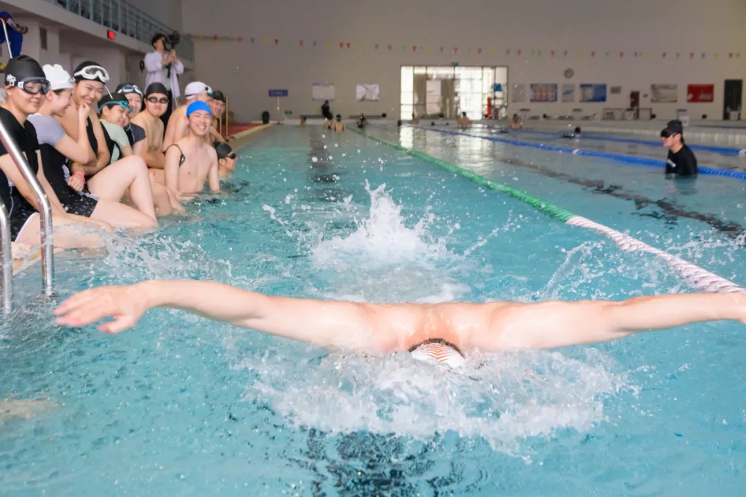 “我要是有这样的老师,那减肥可就来劲了!”(附瘦身方法) “我要是有这样的老师,那减肥可就来劲了!”(附瘦身方法)