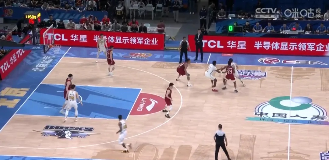 广厦大比分4:2战胜北京，夺得队史首个CBA总冠军