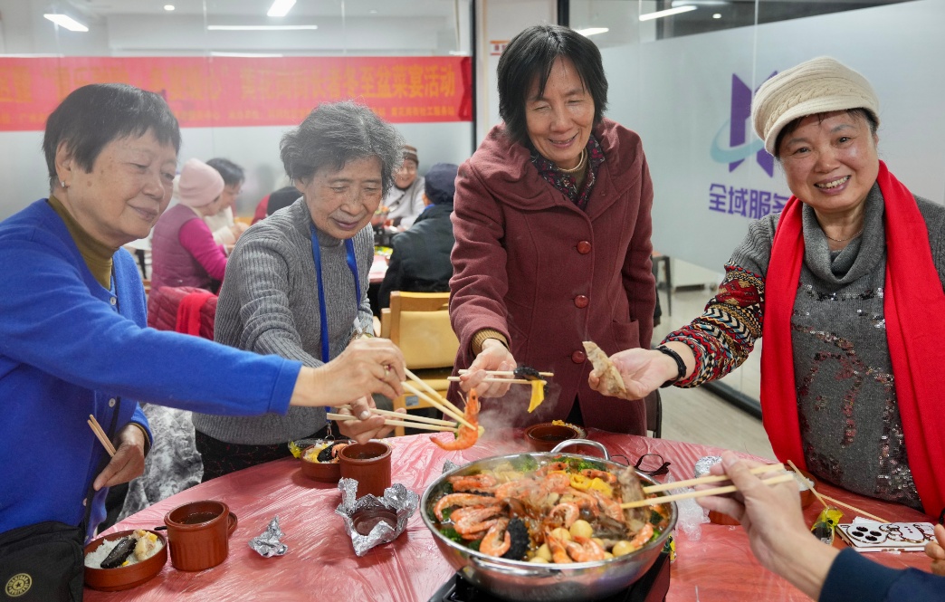 广州老年人口数据出炉:全市近213万老人,越秀、海珠、荔湾区排前三 广州老年人口数据出炉:全市近213万老人,越秀、海珠、荔湾区排前三