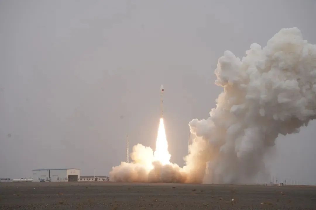 一箭六星!发射成功! 一箭六星!发射成功!