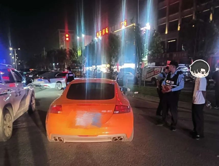 深夜开跑车，男子当场被抓！真相让人大跌眼镜