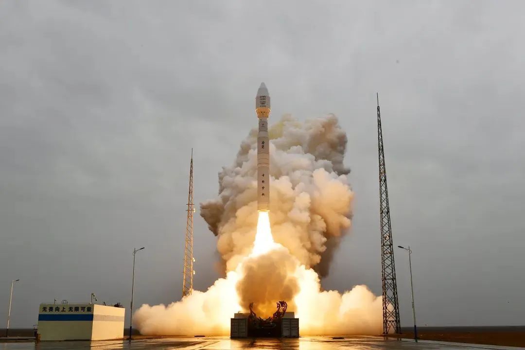 一箭六星!发射成功! 一箭六星!发射成功!