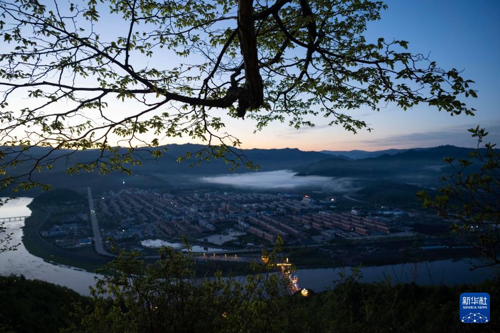 攀登金祖峰 赏日出云海