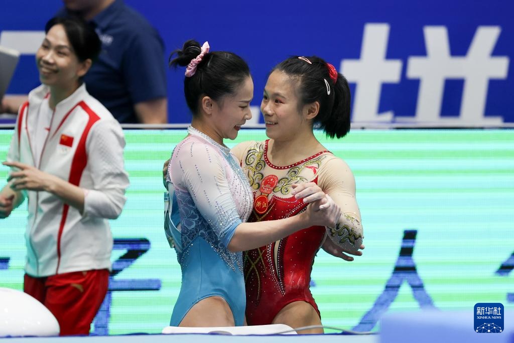 全国体操锦标赛：张清颖夺得女子个人全能冠军