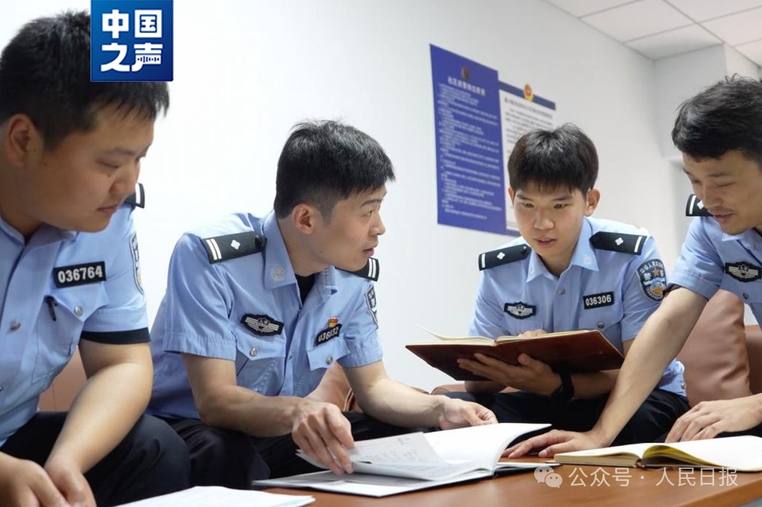 “请开门，我是警察，我打游戏全国16强！”