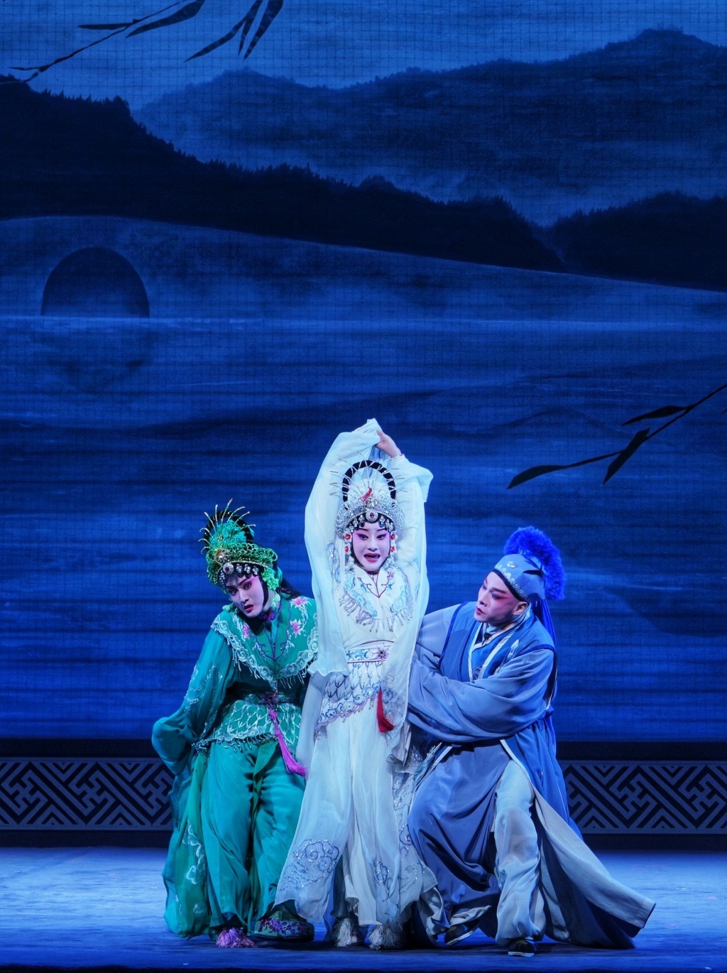 梅花奖在上海丨好戏在上海不缺观众，冷门剧种叫好又叫座