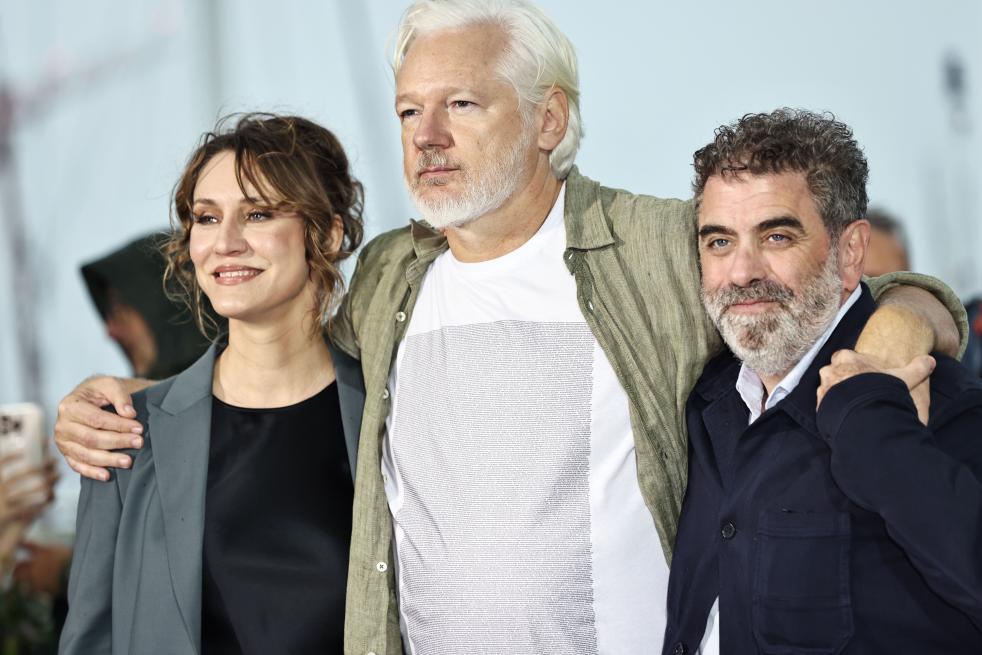 戛纳电影节：阿桑奇携传记影片现身戛纳