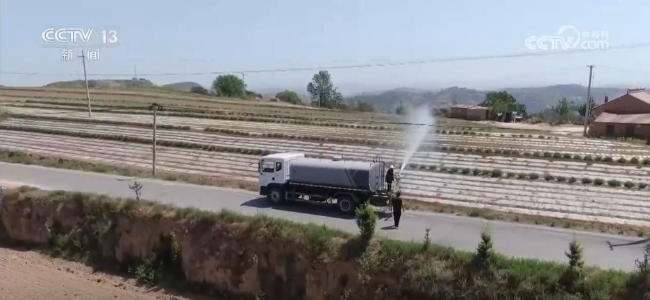 “科学防控+精准服务”各地积极应对旱情 保障高温天气农业生产 “科学防控+精准服务”各地积极应对旱情 保障高温天气农业生产