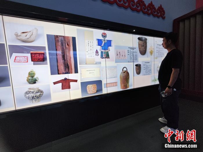 刷手机不如“挖”恐龙?这所博物馆专治青少年“电子沉迷” 刷手机不如“挖”恐龙?这所博物馆专治青少年“电子沉迷”