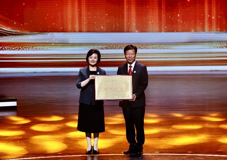 中国戏剧梅花奖在上海揭晓,蓝天、朱洁静等15人摘梅 中国戏剧梅花奖在上海揭晓,蓝天、朱洁静等15人摘梅