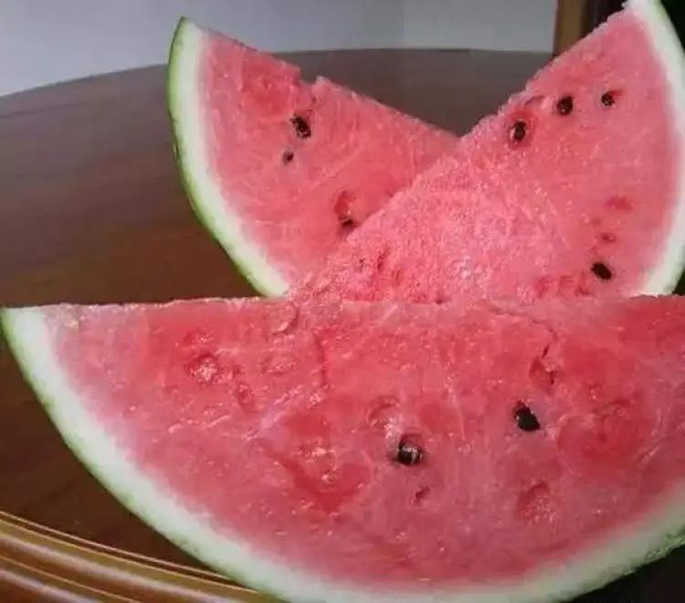 随便拍拍瓜就能月入两万？“验瓜师”火上热搜！001号验瓜师：“非常欢迎年轻人加入”