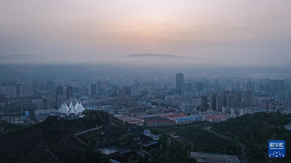 雨霁西宁 云涌夏都
