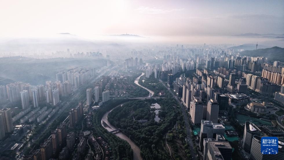 雨霁西宁 云涌夏都