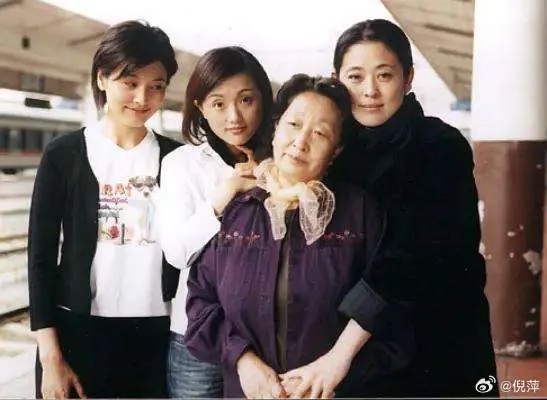 倪萍千字长文悼念，李乃文有泪无语，国话院长：朱媛媛遗体已火化，最难忘她的笑容