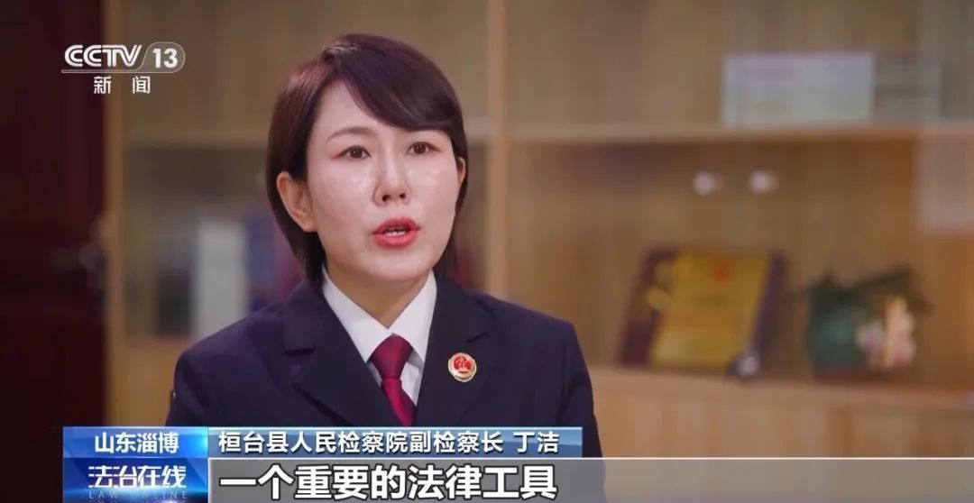 饭店女老板被醉酒顾客打后还手，被定性为互殴！检察官发现关键细节，案件改判