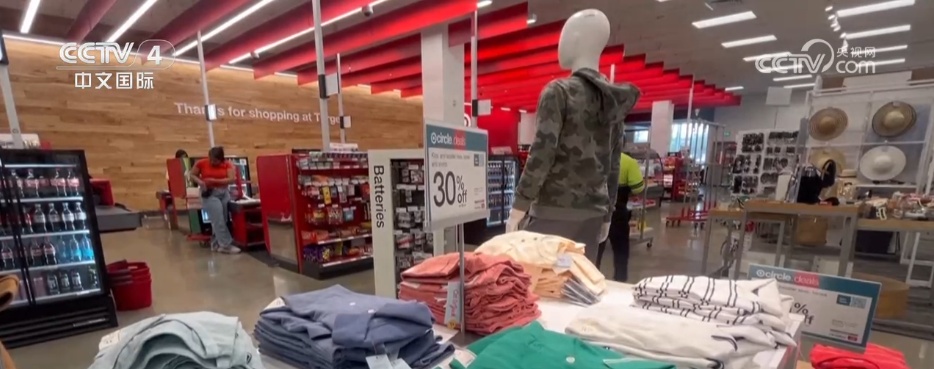 美知名百货零售商下调销售预期 经济学家唱衰美国经济