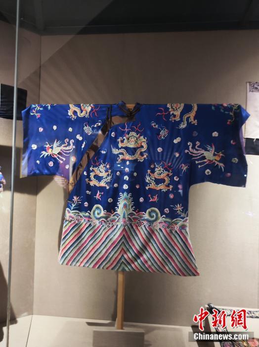 刷手机不如“挖”恐龙?这所博物馆专治青少年“电子沉迷” 刷手机不如“挖”恐龙?这所博物馆专治青少年“电子沉迷”